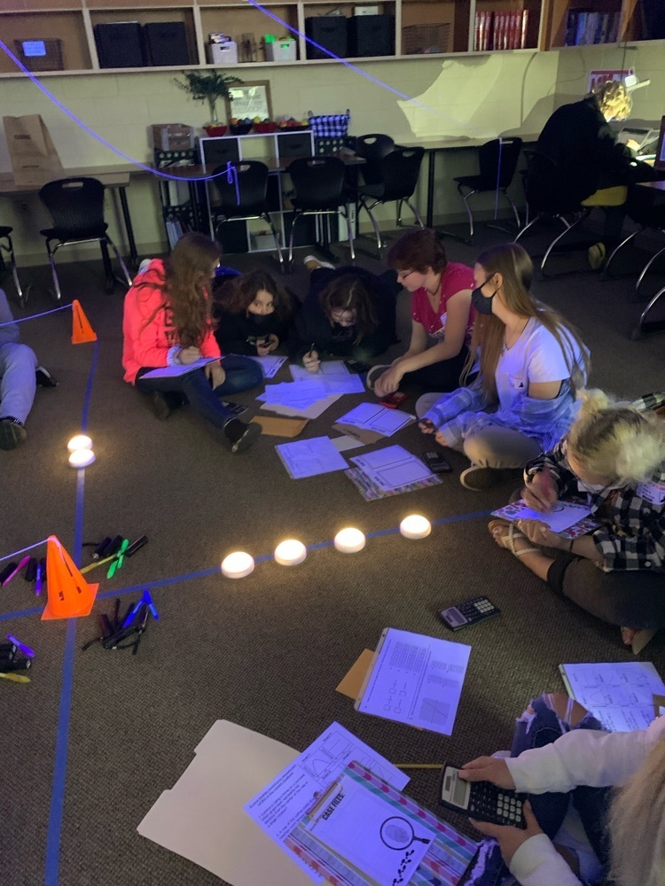 Agents working in Algebra.