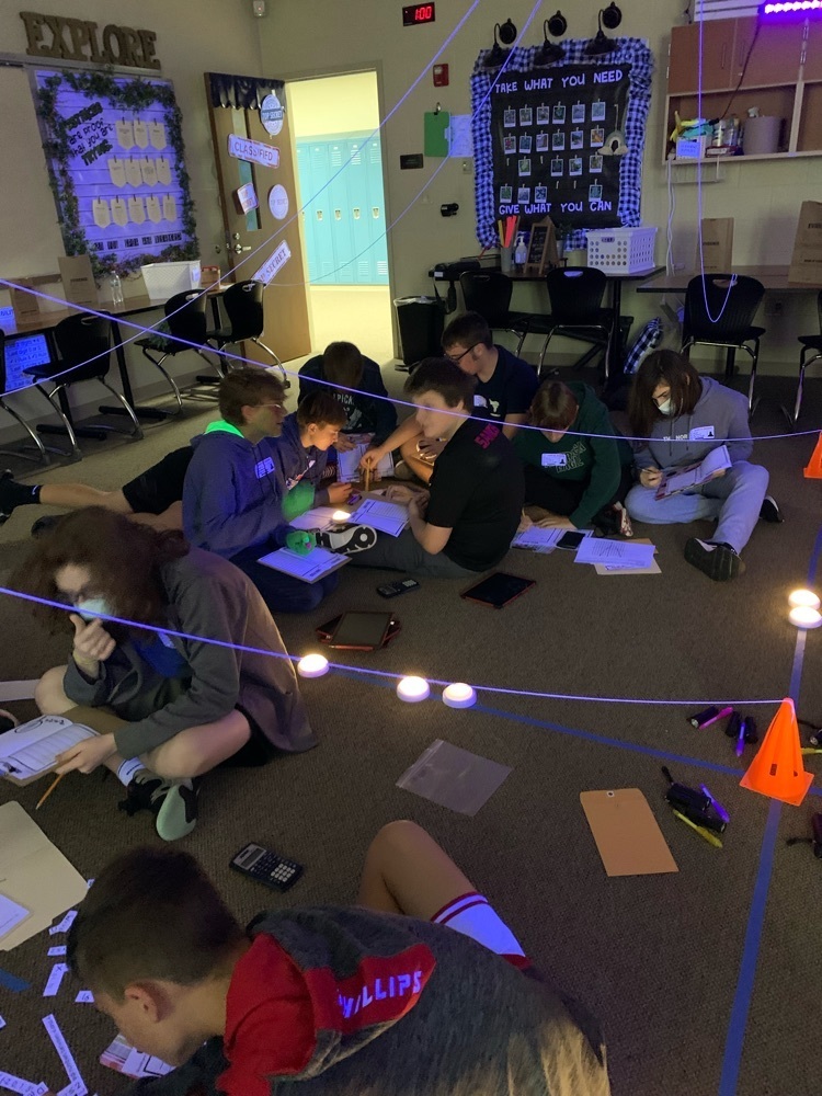 Agents working in Algebra.